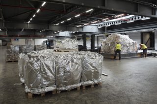 L'économie suisse devrait être plus pénalisée que prévu en 2026 par la baisse attendue des exportations (archives). KEYSTONE/GAETAN BALLY